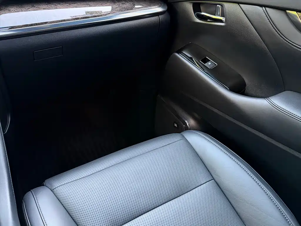 Toyota Alphard 2020 — фото 10
