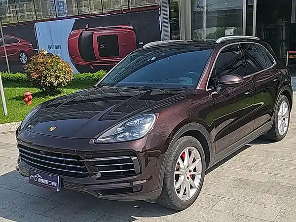 Porsche Cayenne 2022