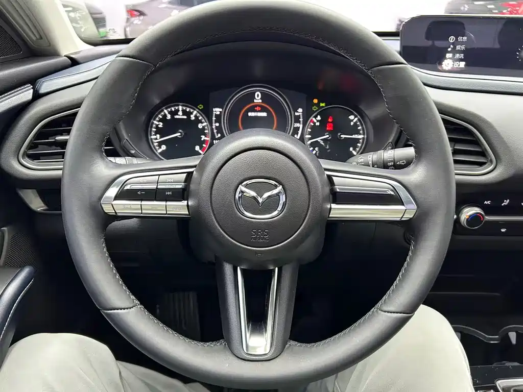 Mazda CX-30 2022 — фото 12