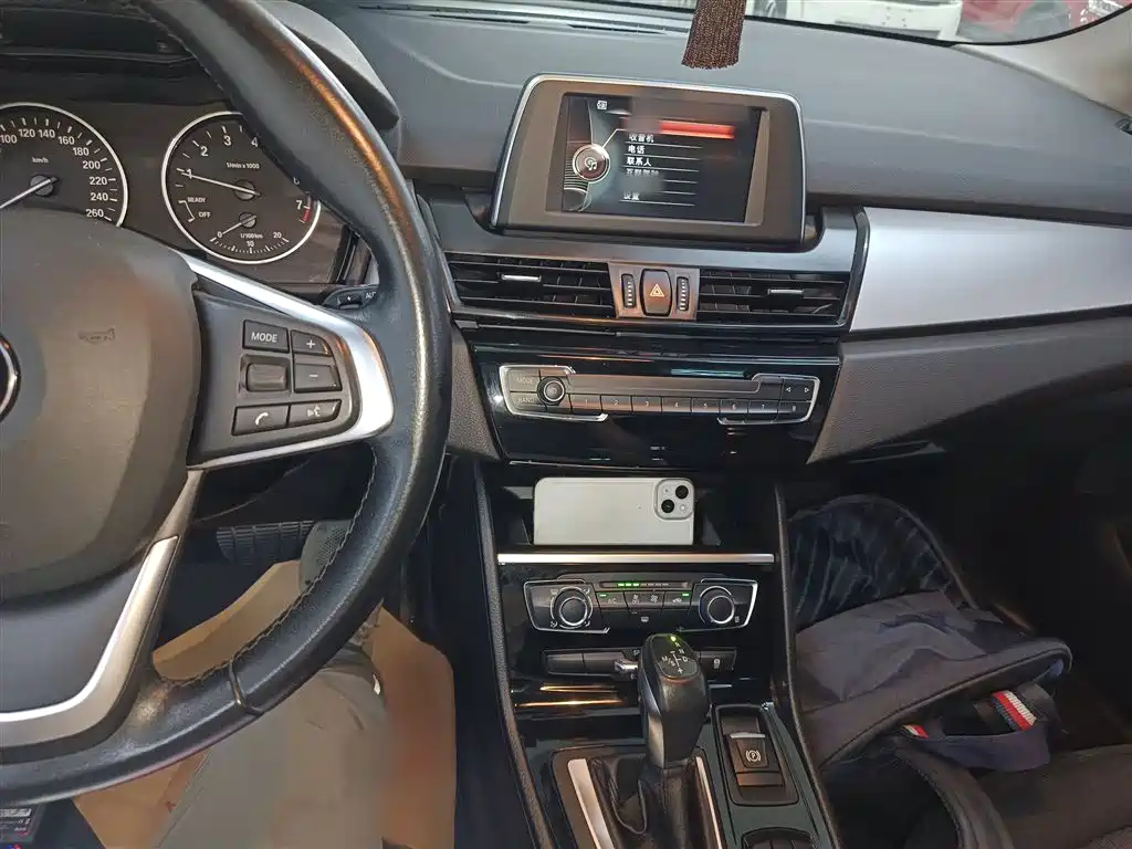 BMW 2 Series Active Tourer 2018 — фото 9