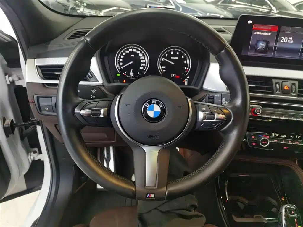 BMW X2 2022 — фото 11