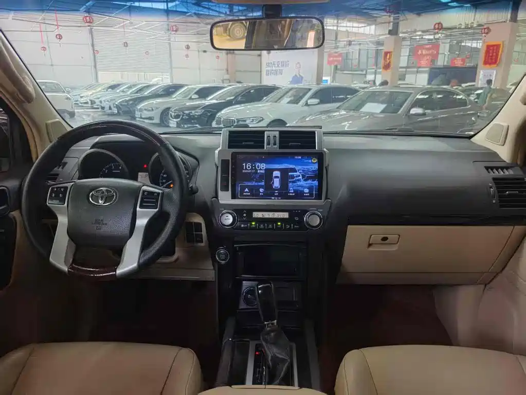 Toyota Prado 2015 — фото 11
