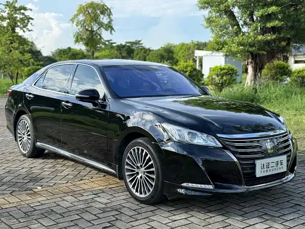 Toyota Crown 2018
