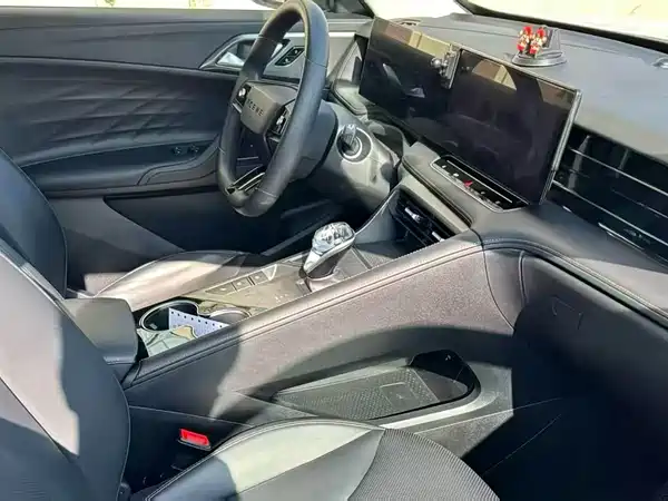 Roewe RX5 2022