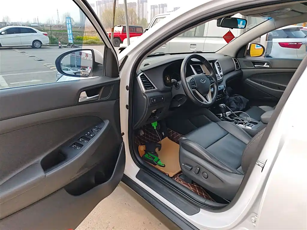Hyundai Tucson 2018 — фото 12