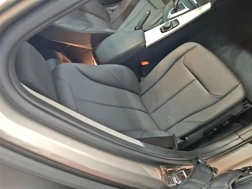 BMW 3 Series 2015 — фото 25