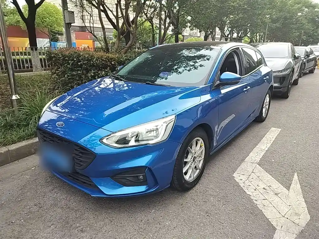 Ford Focus 2020 — фото 1