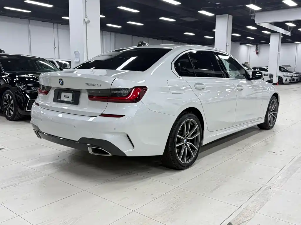 BMW 3 Series 2022