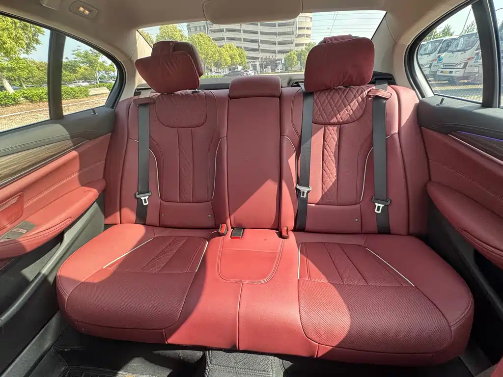 BMW 5 Series 2023 — фото 15