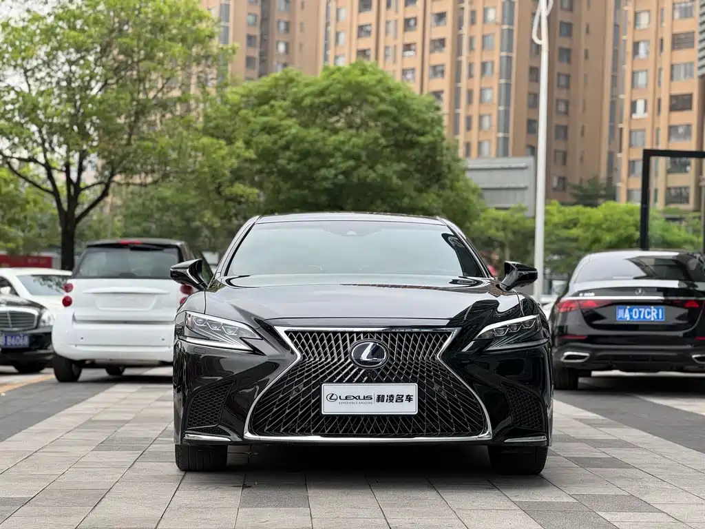 Lexus LS 2019 — фото 2