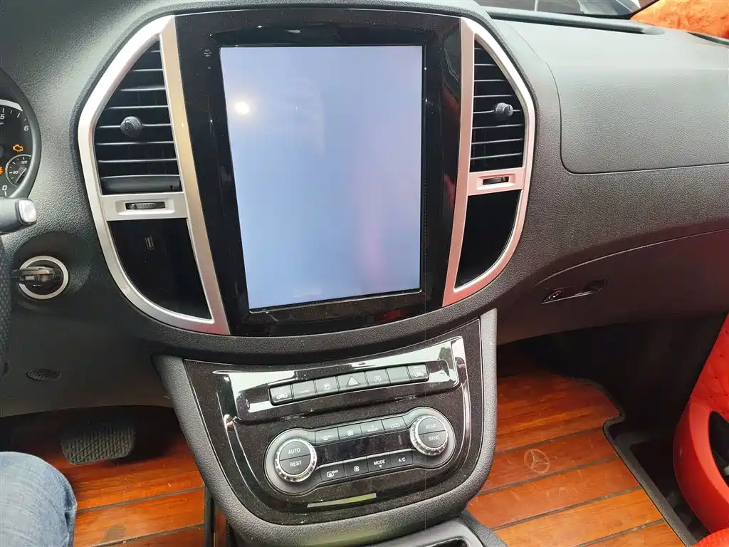 Mercedes-Benz Vito 2020 — фото 13