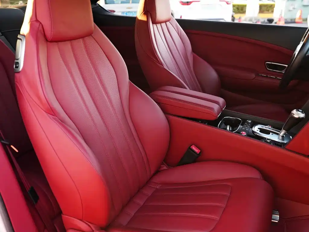 Bentley Continental 2015 — фото 14