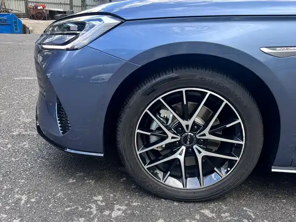 BYD Seal 07 DM-i 2025