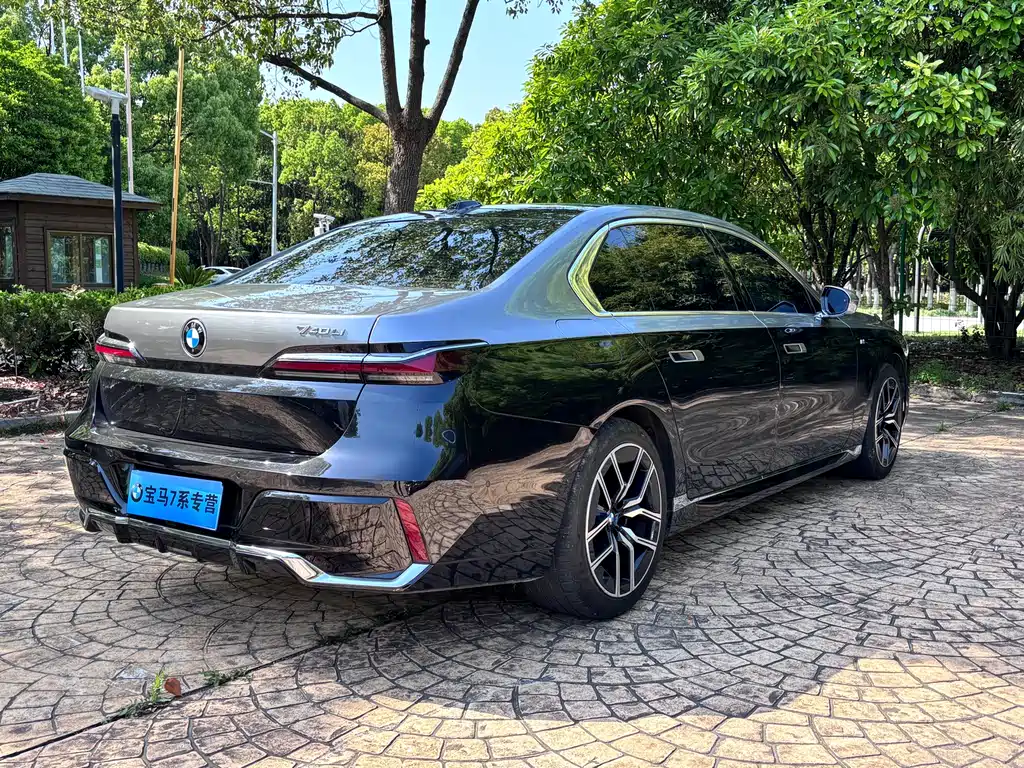 BMW 7 Series 2024 — фото 12