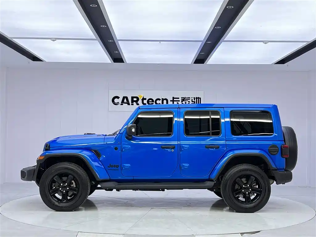 Jeep Wrangler 2023 — фото 8