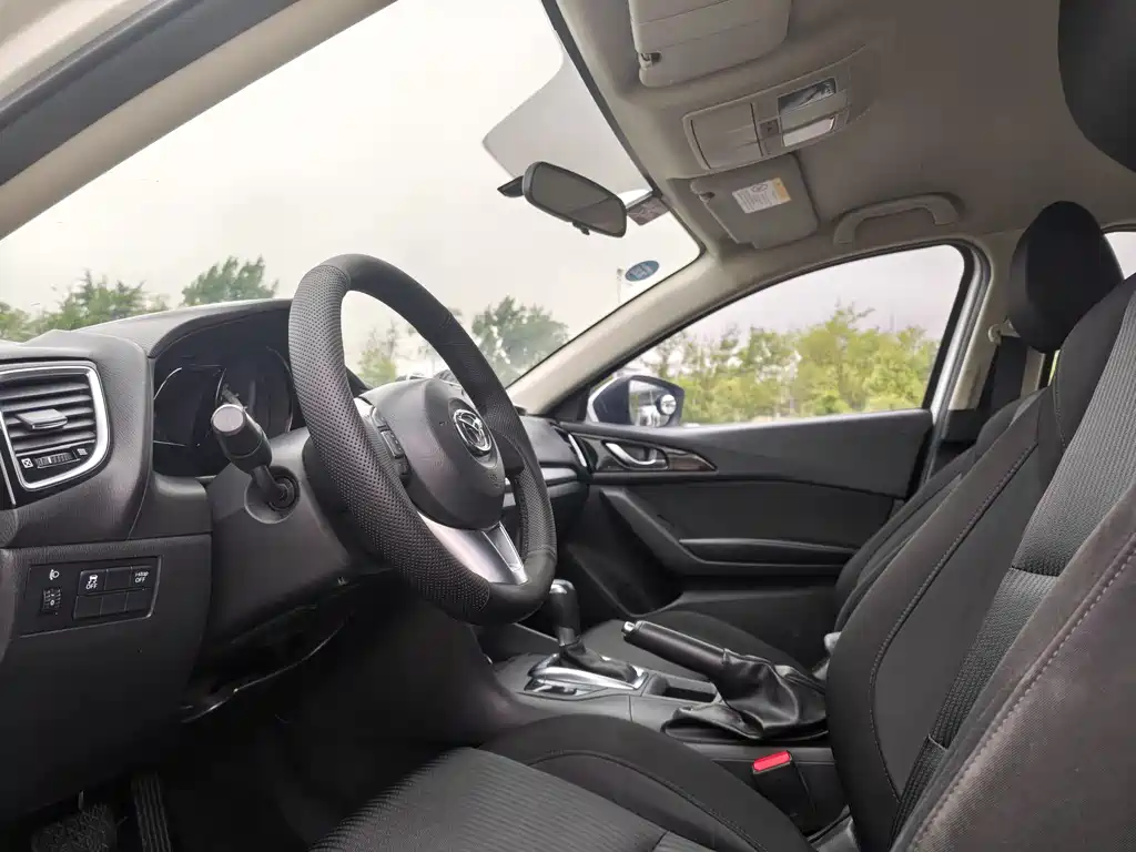 Mazda 3 Axela 2016 — фото 12