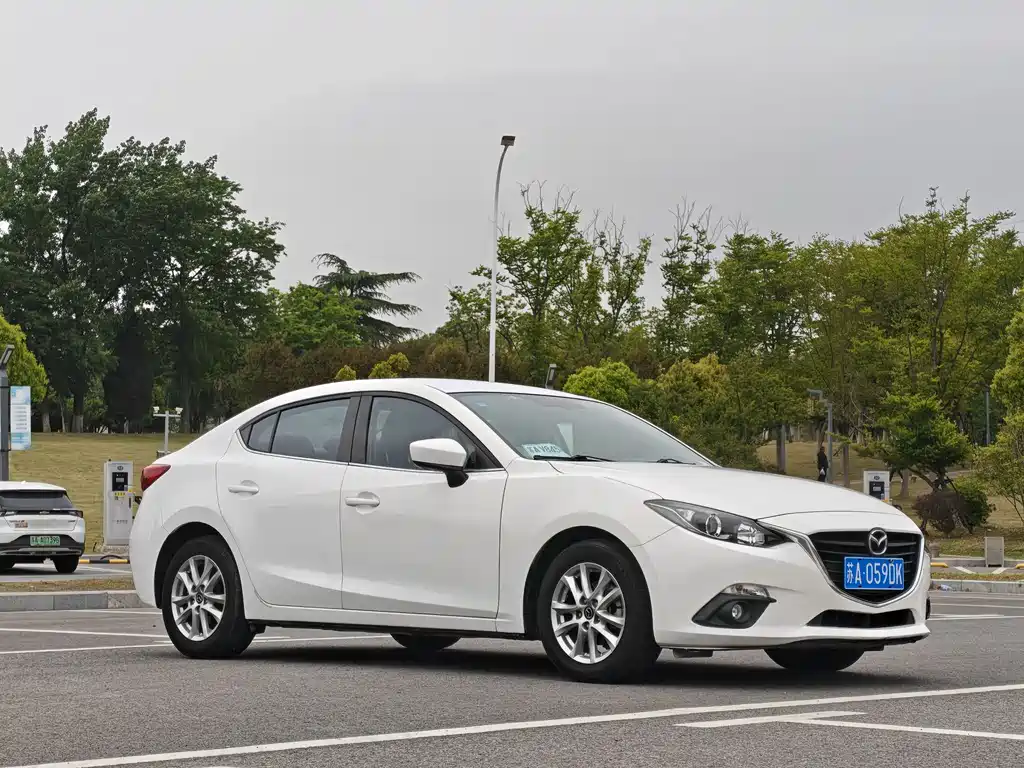 Mazda 3 Axela 2016 — фото 7