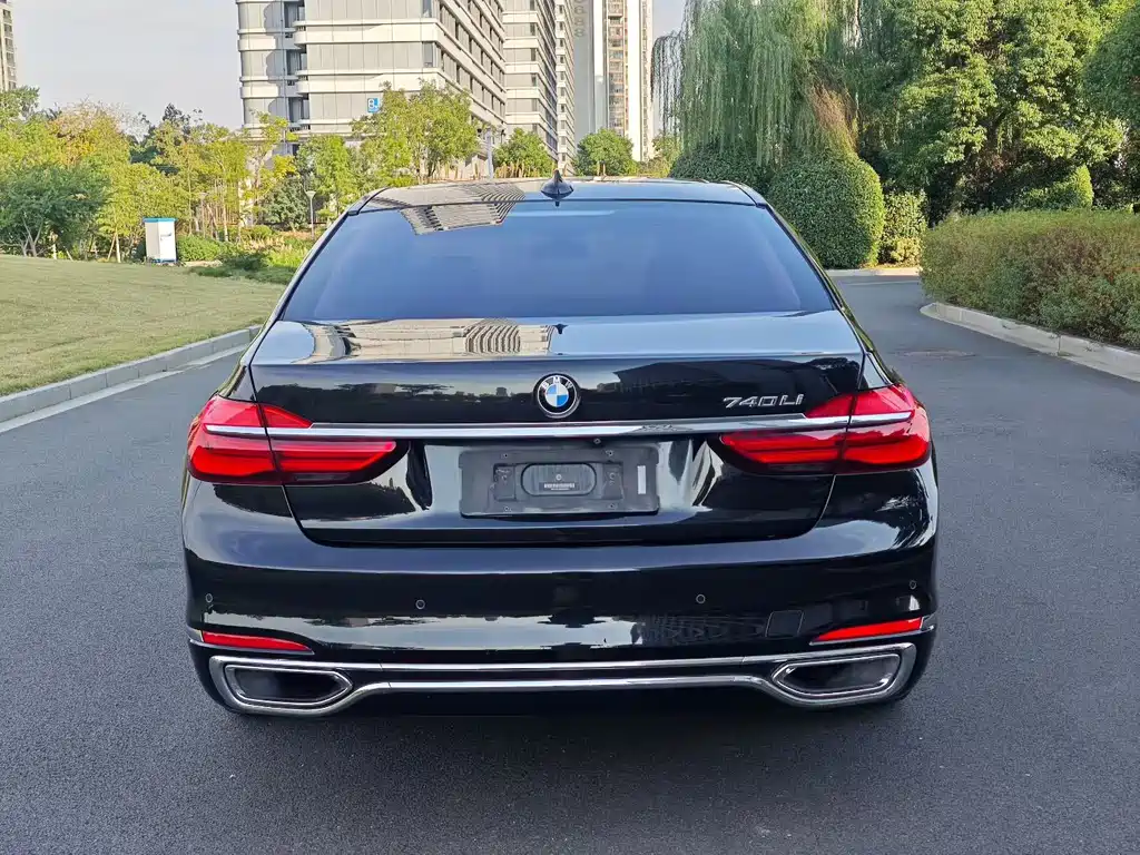 BMW 7 Series 2017 — фото 4
