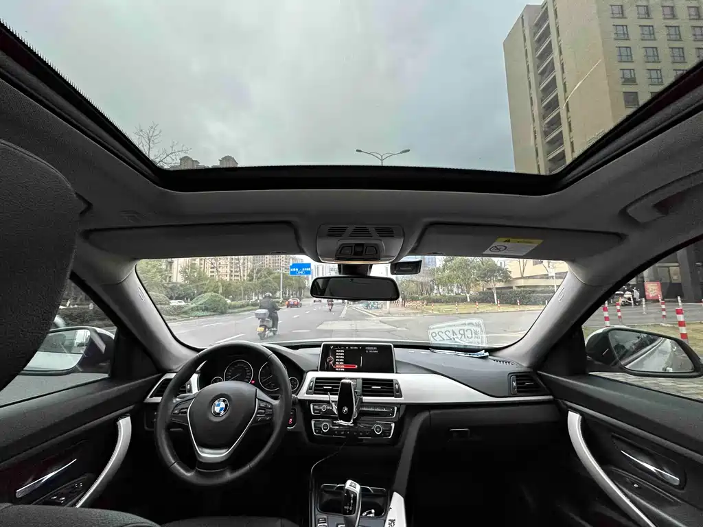 BMW 3 Series GT 2017 — фото 15