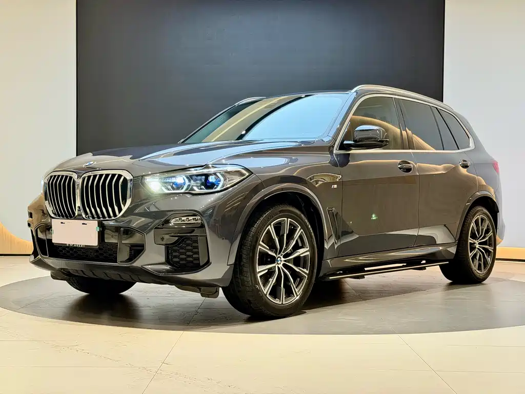 BMW X5 2021 — фото 1