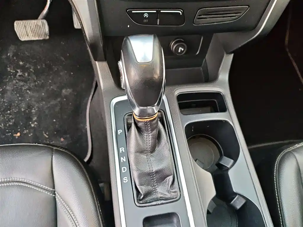 Ford Kuga 2018 — фото 14