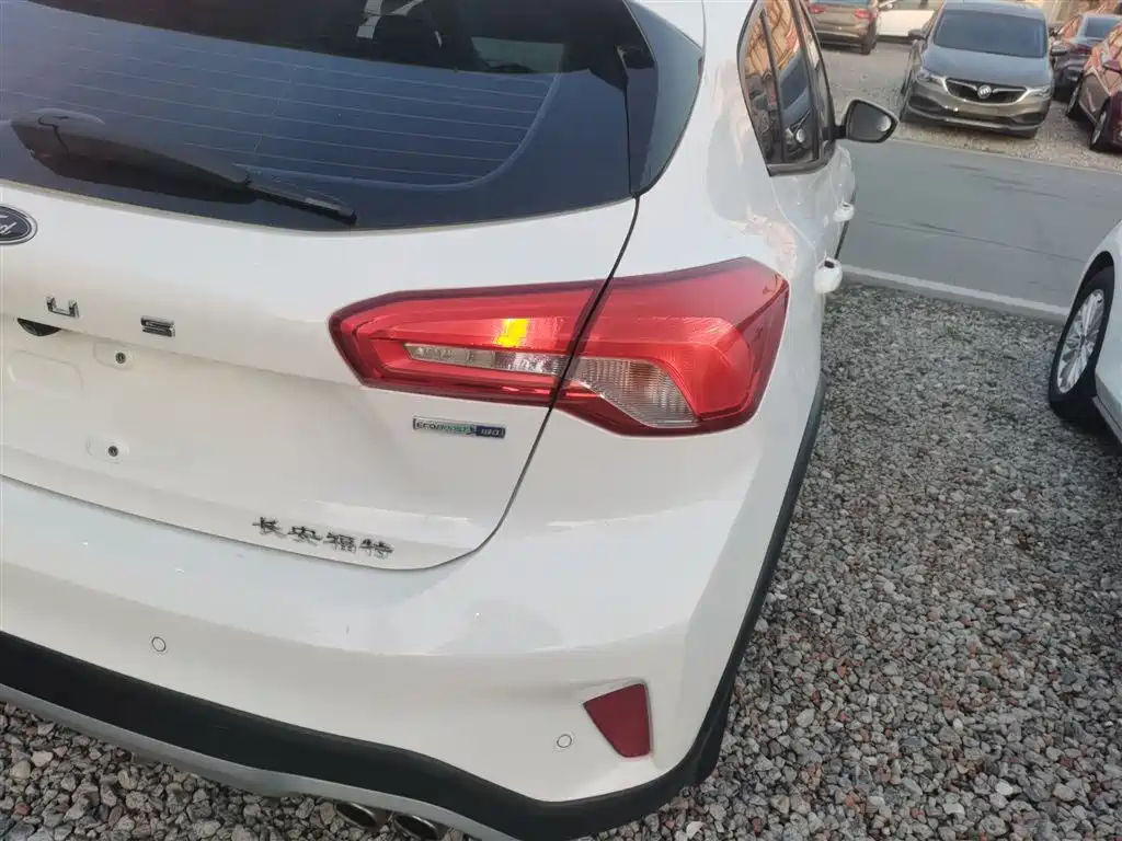 Ford Focus Active 2020 — фото 24