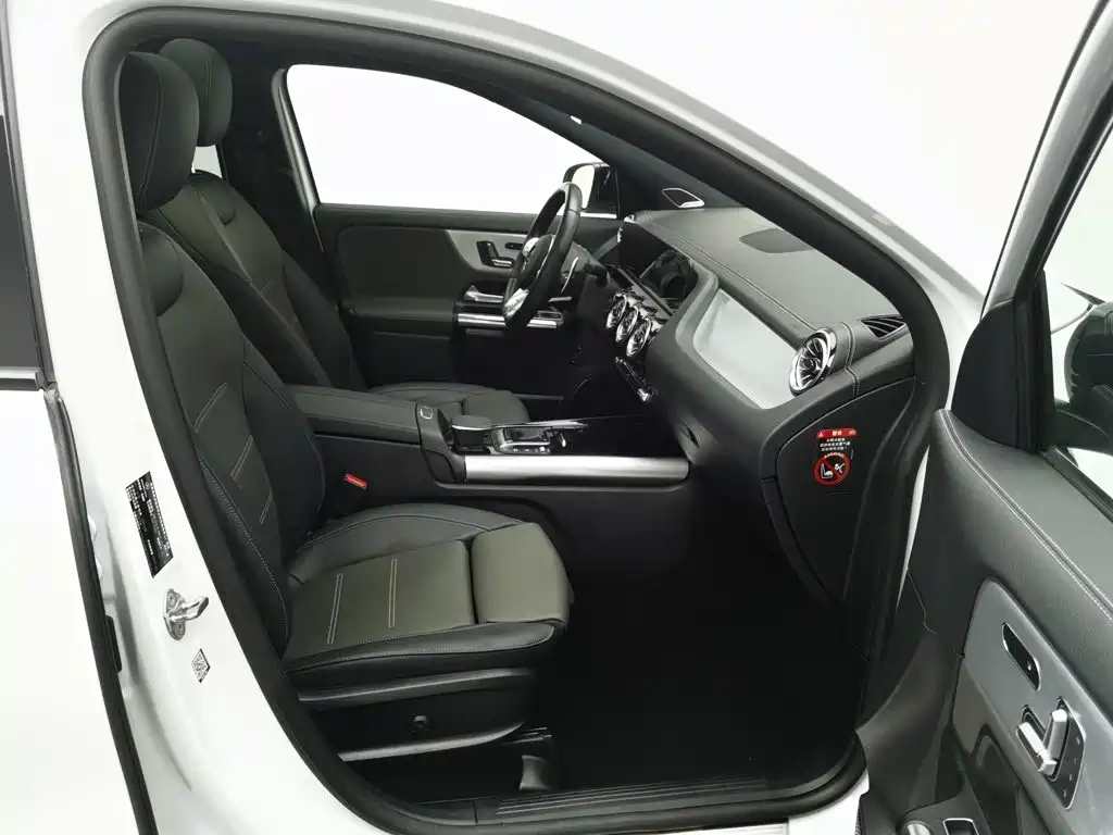 Mercedes-Benz GLA AMG 2021 — фото 23