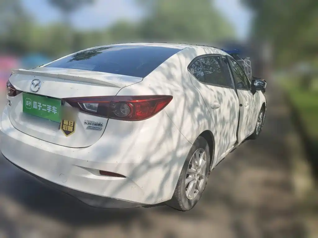Mazda 3 Axela 2016