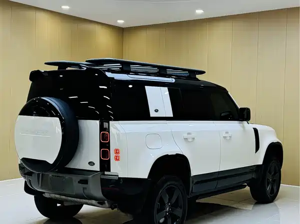 Land Rover Defender 2022