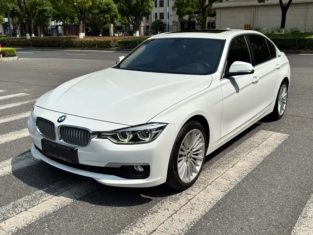 BMW 3 Series 2018 — фото 1