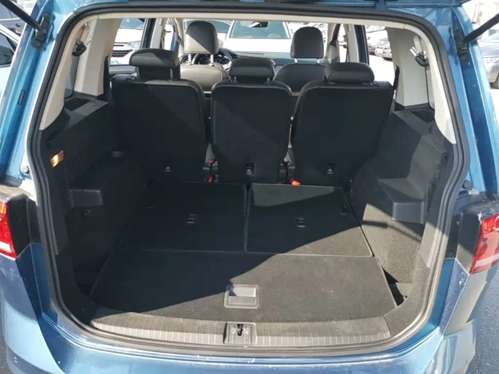 Volkswagen Touran 2018 — фото 19