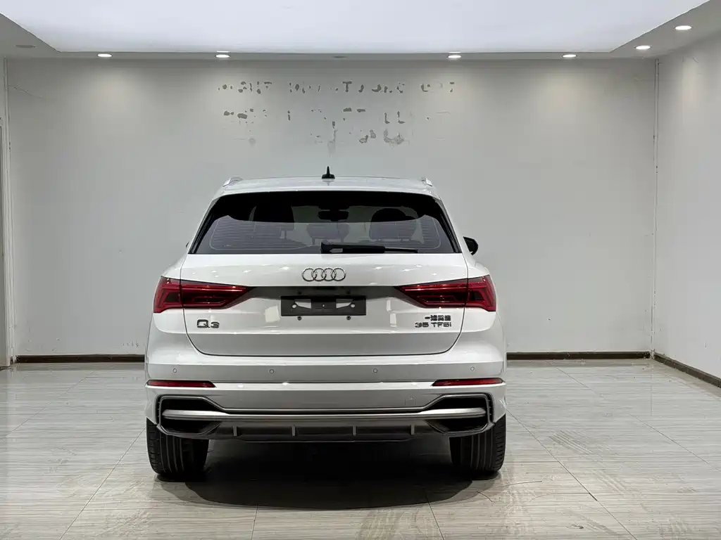 Audi Q3 2023 — фото 10