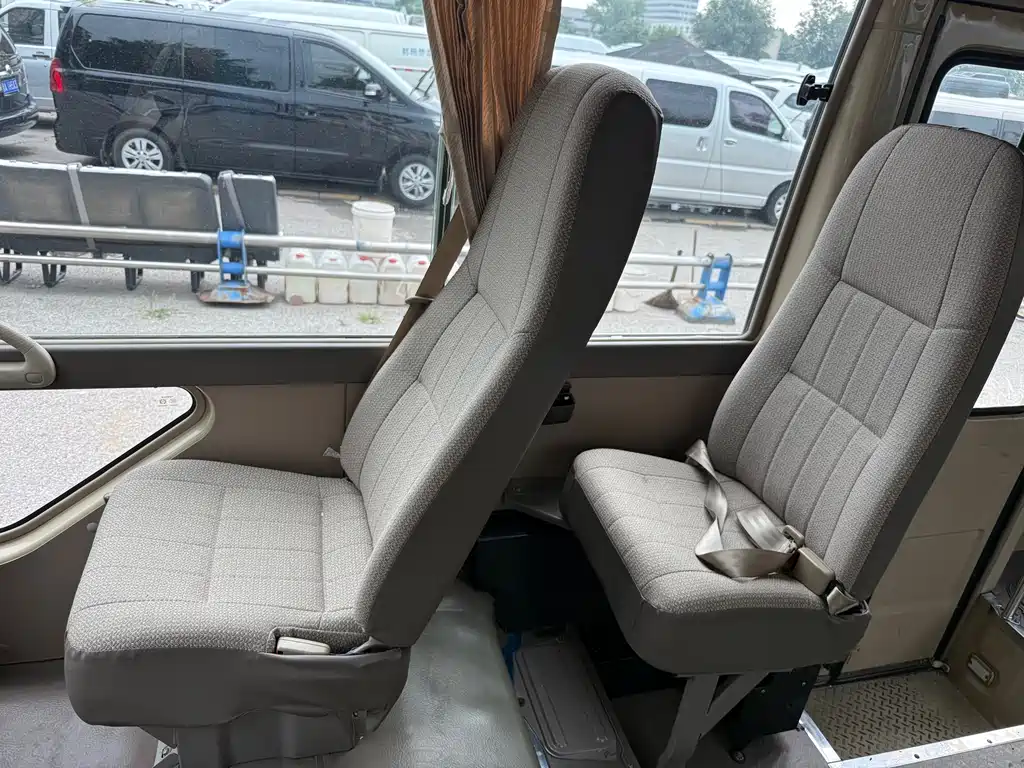 Toyota Coaster 2009 — фото 16