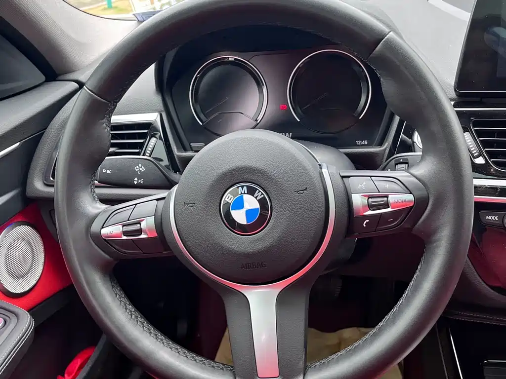 BMW 1 Series 2023 — фото 10