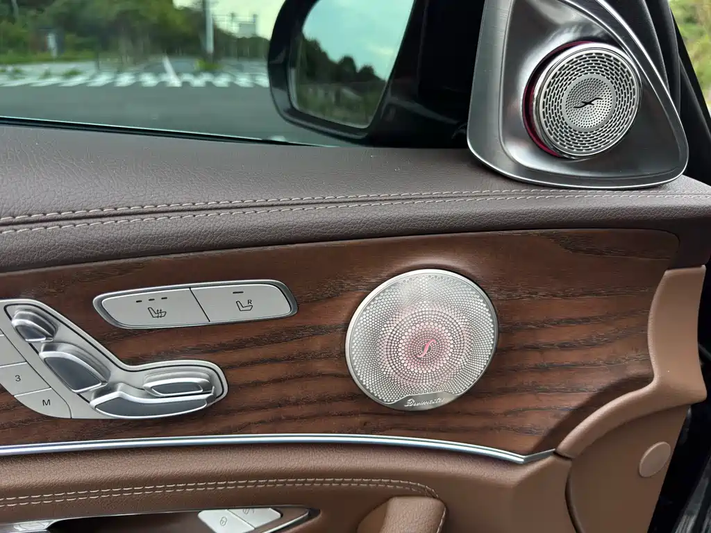 Mercedes-Benz E-Class 2022 — фото 13