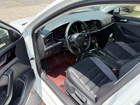 Volkswagen Sagitar 2020