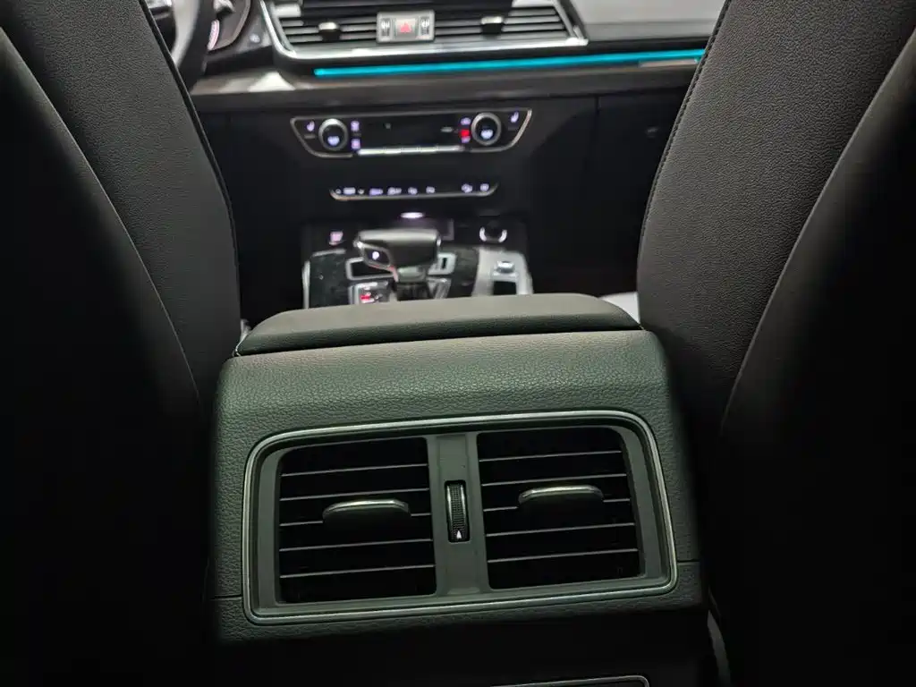 Audi Q5L 2022 — фото 14