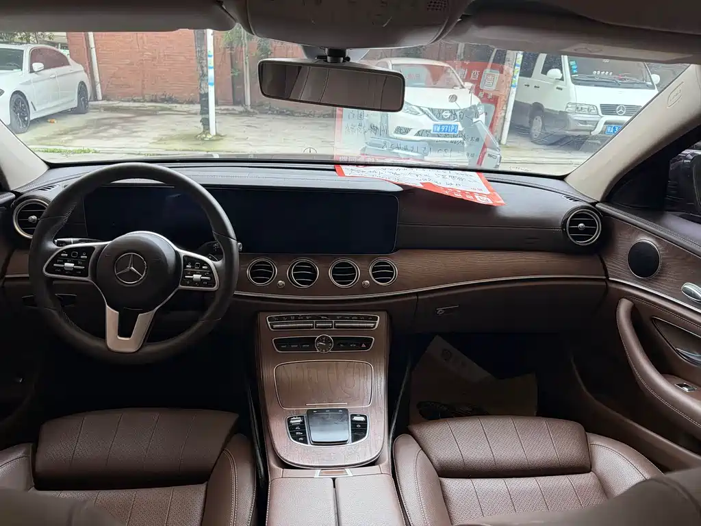 Mercedes-Benz E-Class 2020 — фото 12
