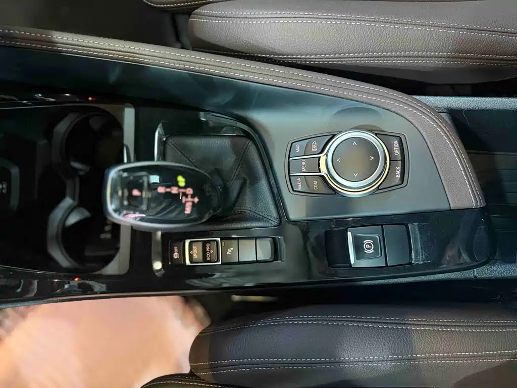 BMW X2 2023 — фото 13