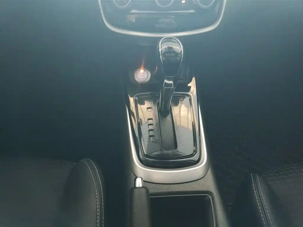 Nissan Tiida 2019 — фото 14