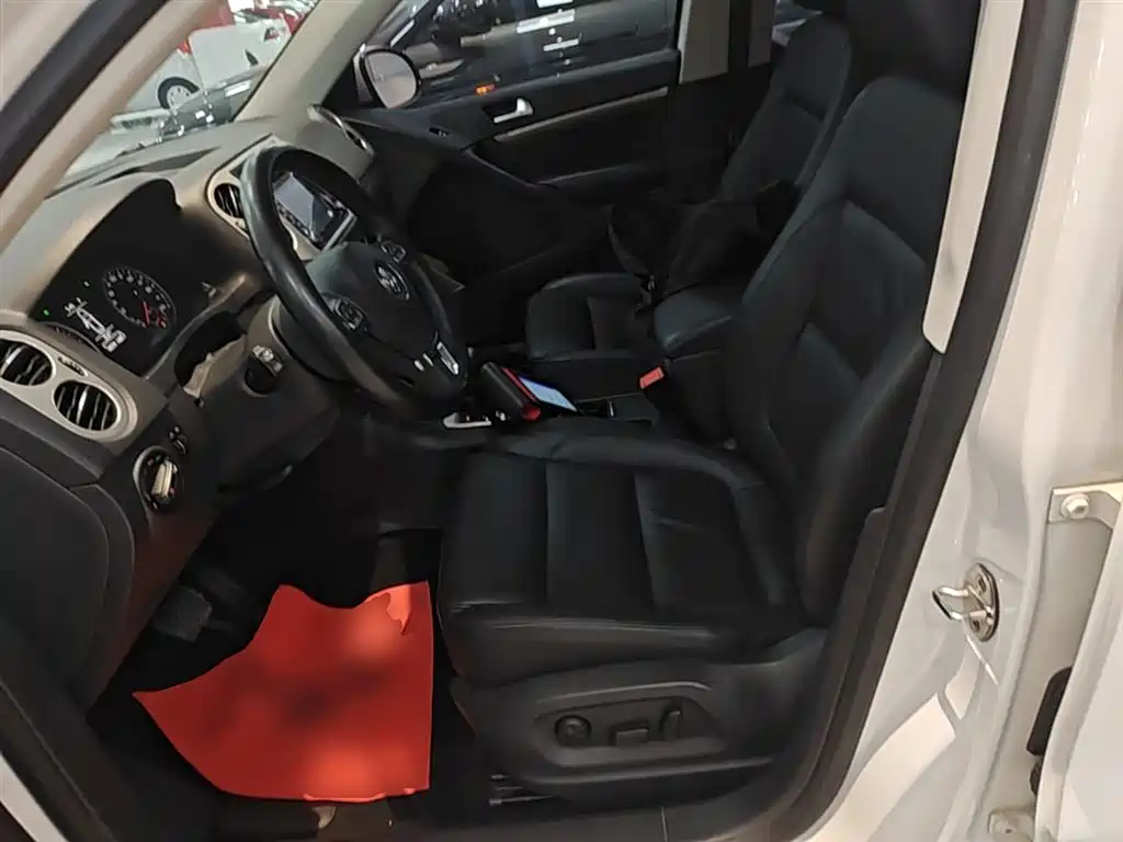 Volkswagen Tiguan 2015 — фото 15