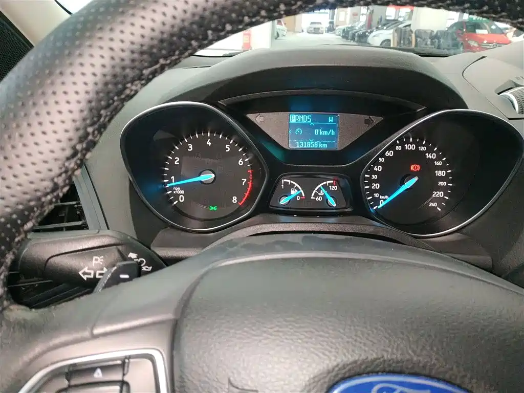 Ford Kuga 2017 — фото 12