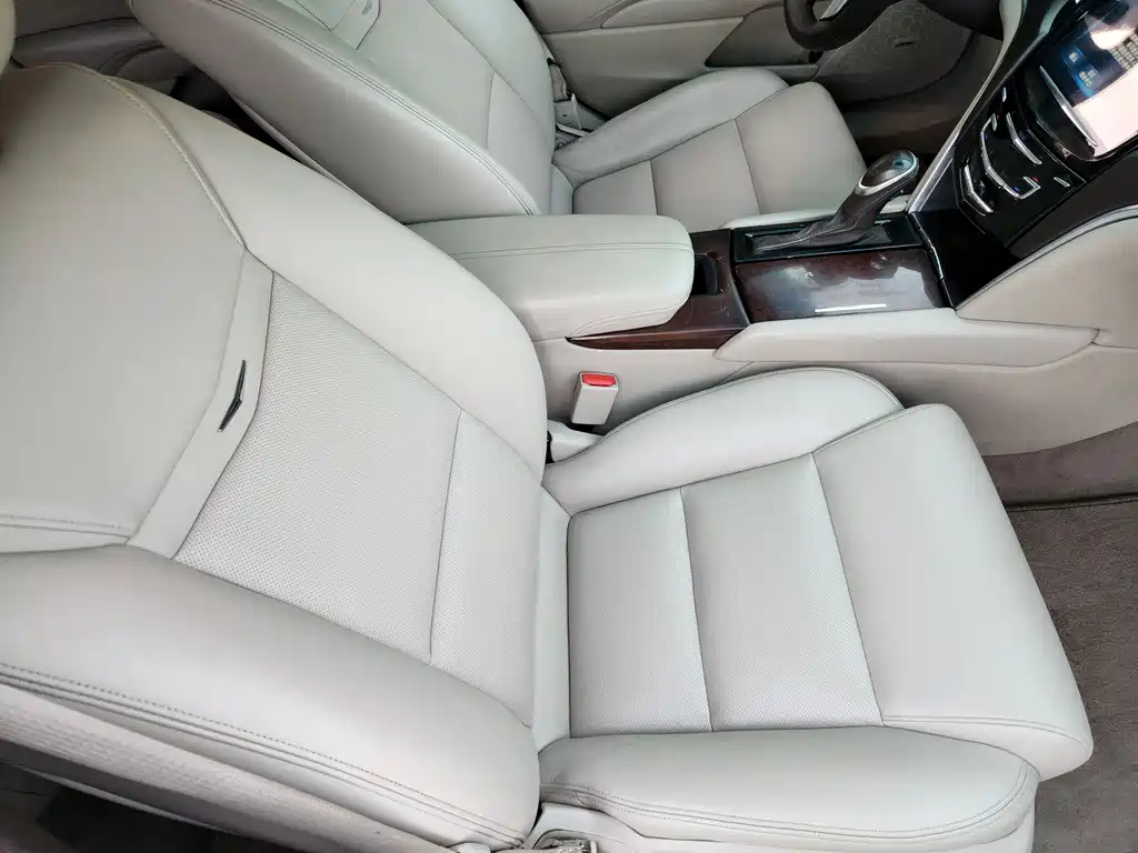 Cadillac XTS 2016 — фото 12