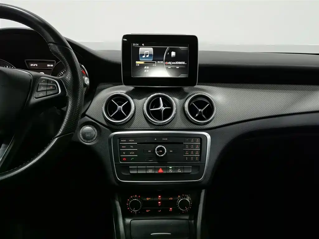Mercedes-Benz GLA 2017 — фото 12