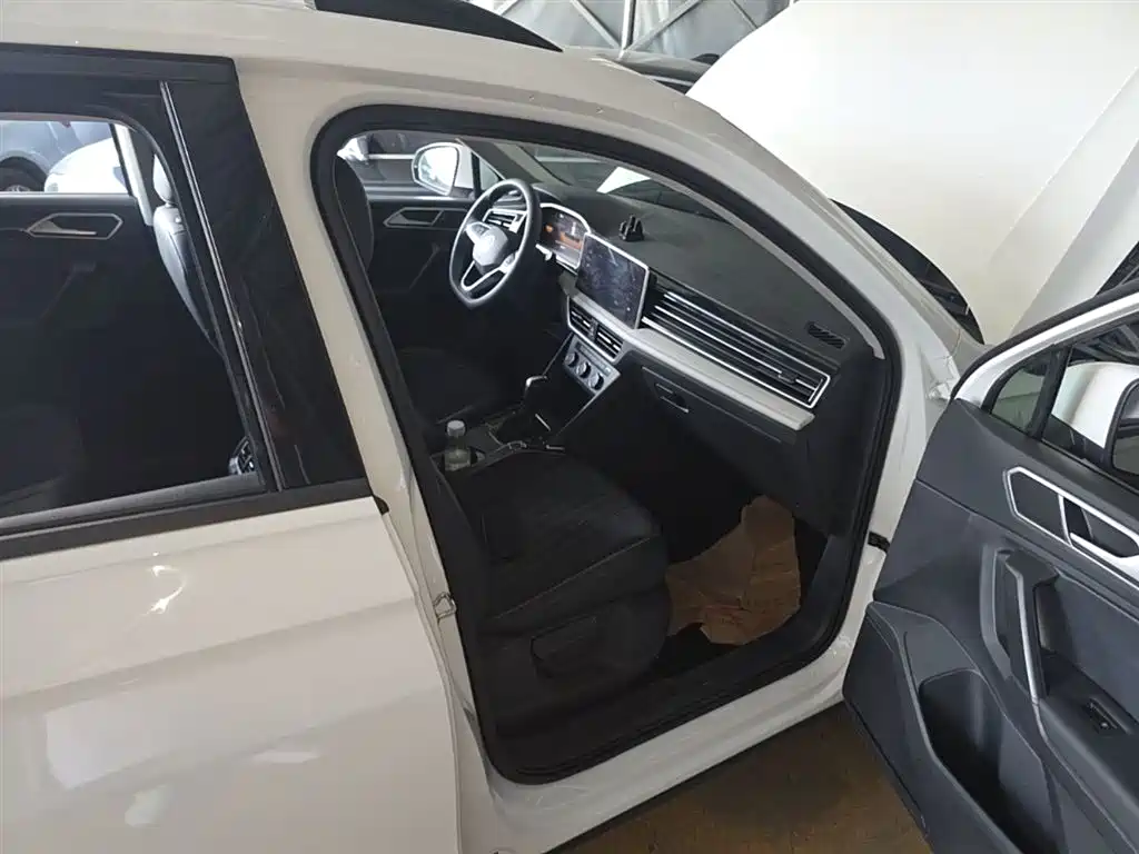 Volkswagen Tiguan L 2022 — фото 11