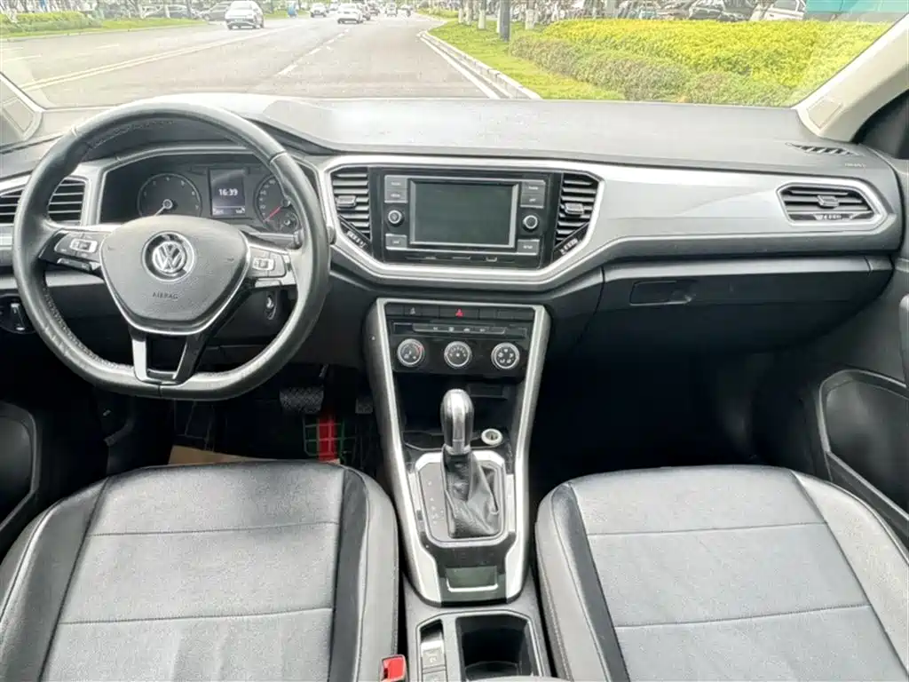 Volkswagen T-Roc 2020 — фото 14