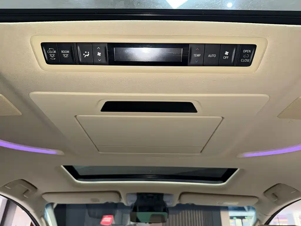 Toyota Vellfire 2020 — фото 33