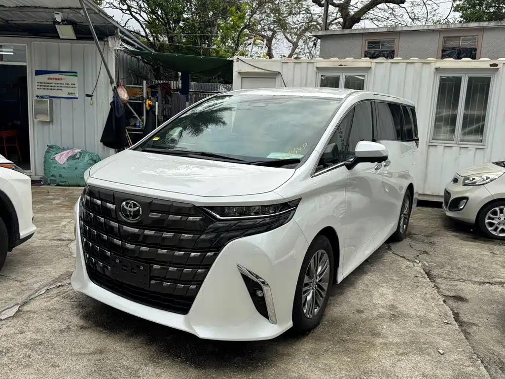 Toyota Alphard 2026 — фото 2
