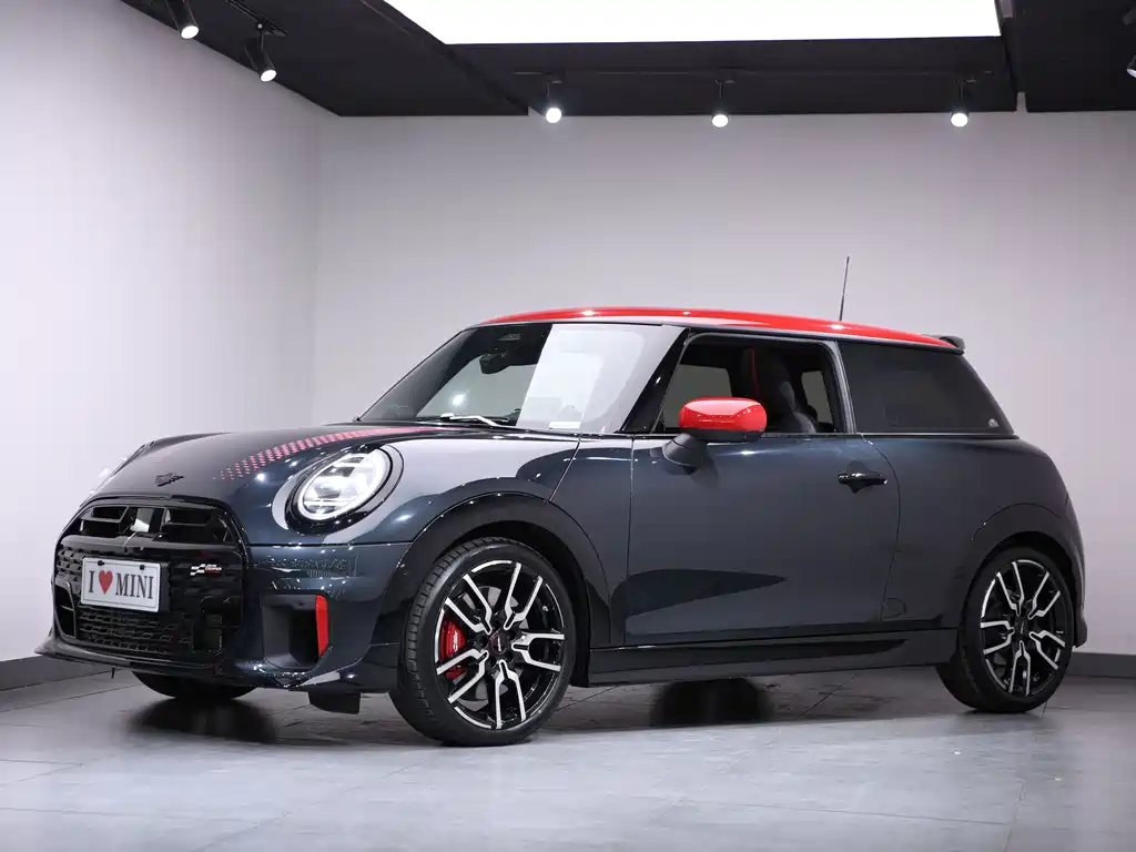 MINI JCW 2025 — фото 9
