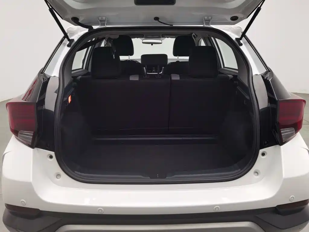 Toyota Yaris L 2020 — фото 16